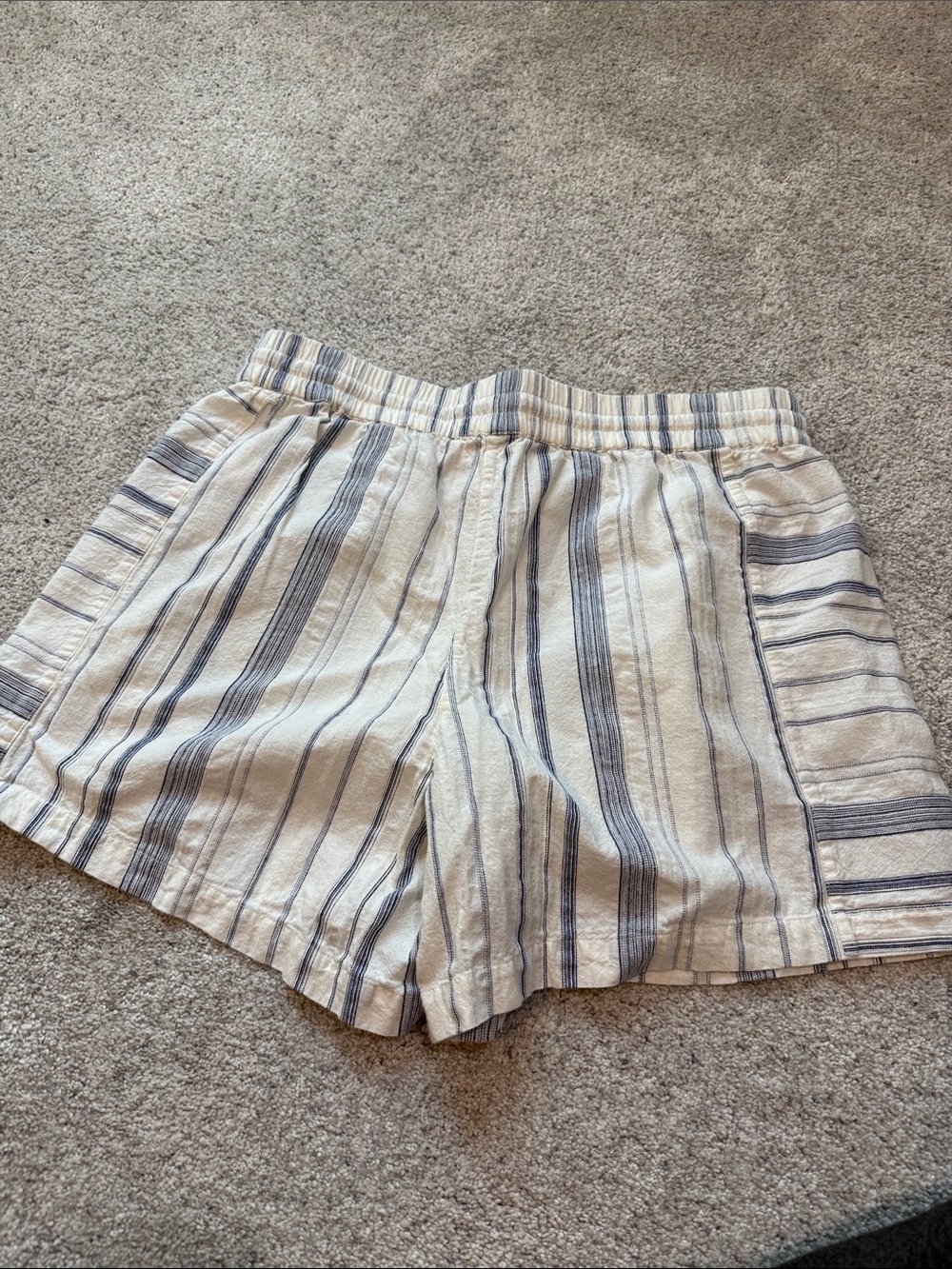 Drawstring Cotton Short - Picture 3 of 4